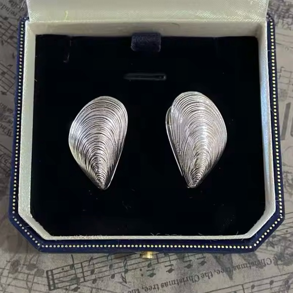 New Shell Silver Earrings Clam Shell Earrings - Picture 6 of 6